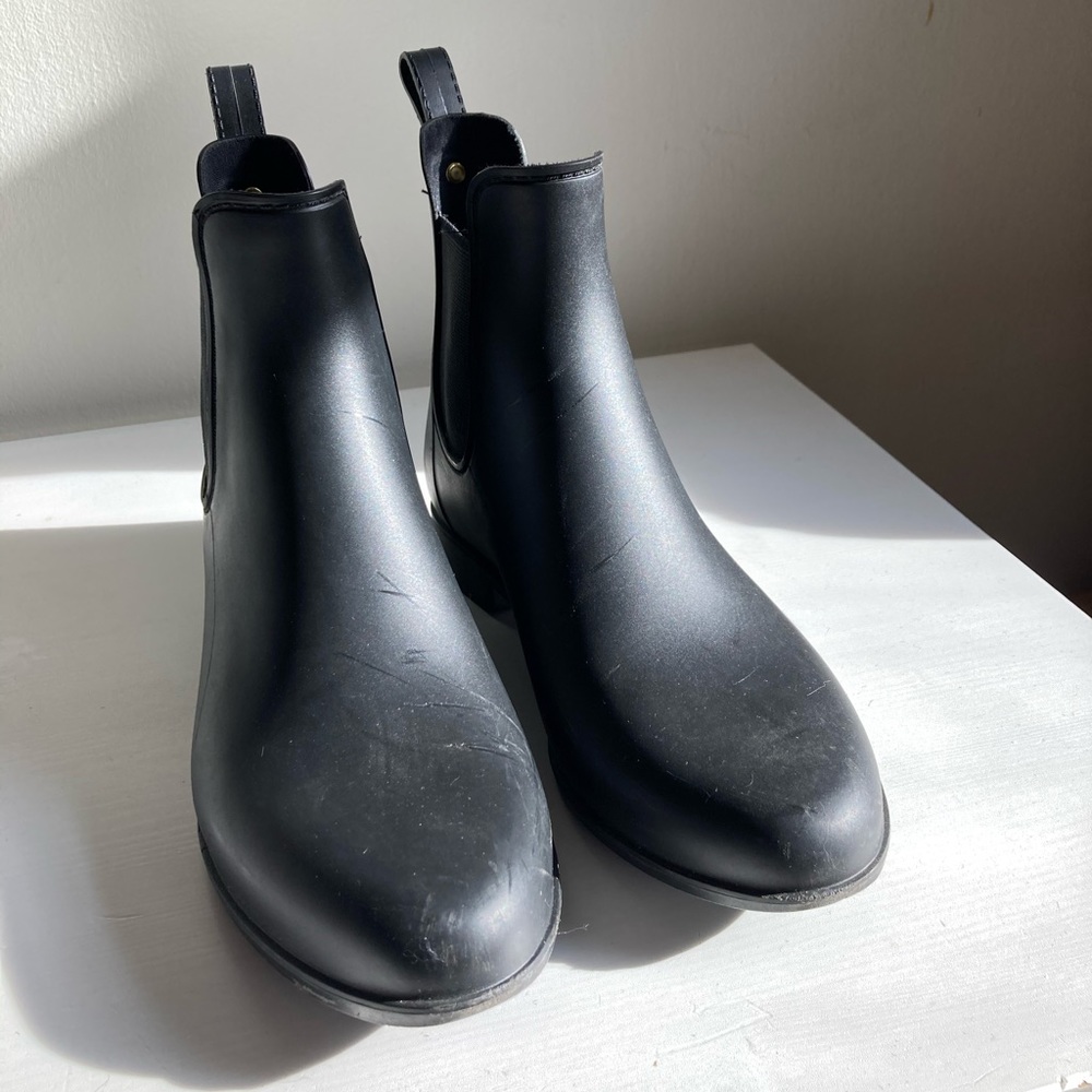 Sam Edelman Size 8 Chelsea style rain Bootie